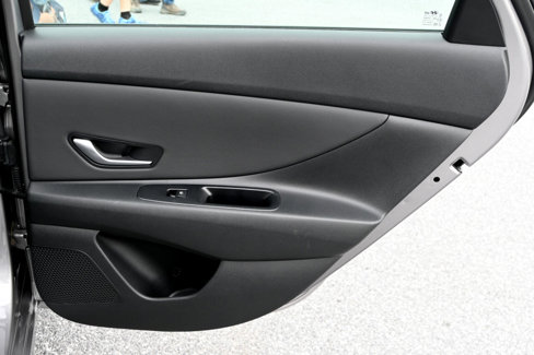 Used 2024 Hyundai Elantra Limited image 34