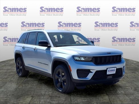 New 2025 Jeep Grand Cherokee Altitude image 1