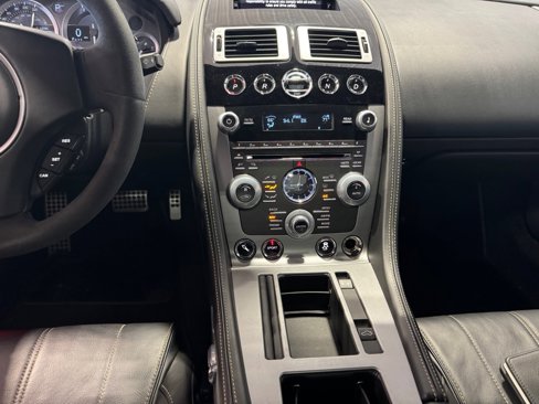 Used 2015 Aston Martin DB9 Coupe image 33