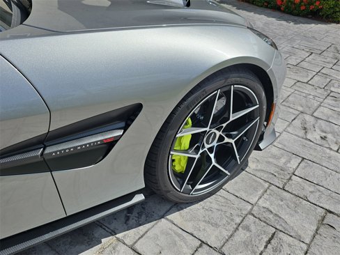 New 2025 Aston Martin Vanquish image 9