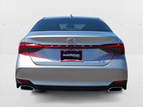 Used 2019 Toyota Avalon XLE image 7
