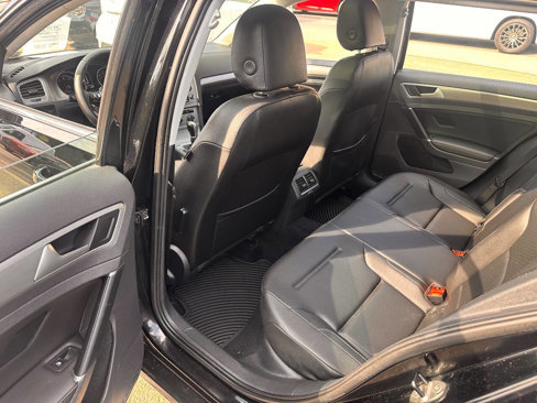 Used 2016 Volkswagen Golf Limited Edition image 10