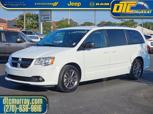 Used 2017 Dodge Grand Caravan SXT image 2