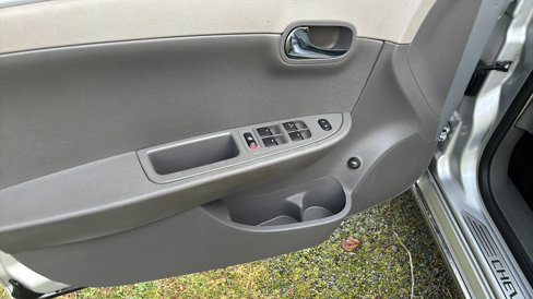Used 2009 Chevrolet Malibu LT w/ HFV6 Engine Package image 26