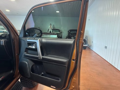 Used 2016 Toyota 4Runner SR5 image 18