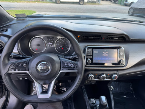 Used 2019 Nissan Kicks S image 19