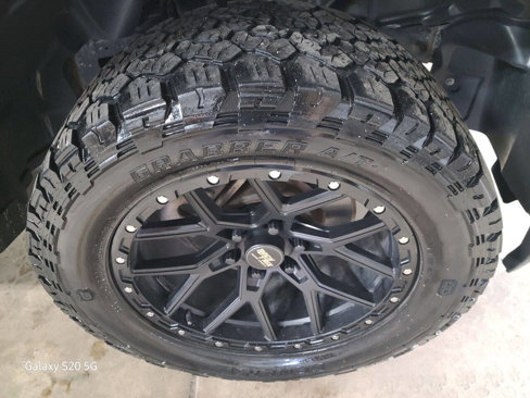 Used 2019 RAM 1500 Laramie image 10