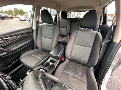Used 2020 Nissan Rogue S image 11