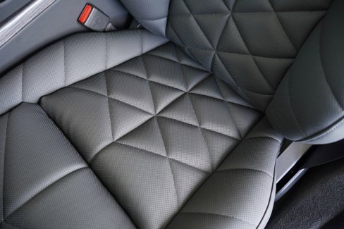 New 2026 BMW 740i w/ Premium Package image 12