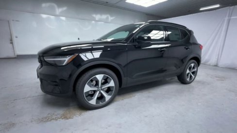 New 2026 Volvo XC40 B5 Plus w/ Protection Package Premier image 19