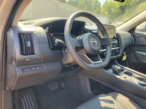 New 2025 Nissan Pathfinder SL w/ Cargo Package image 17