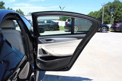 Used 2018 BMW M550i xDrive image 46
