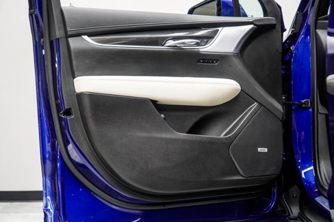 Used 2024 Cadillac XT6 Sport w/ Technology Package image 32