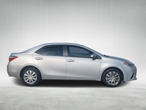 Used 2015 Toyota Corolla LE image 3