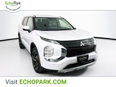 Used 2024 Mitsubishi Outlander SE image 1
