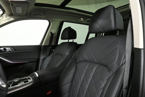 Used 2025 BMW X7 xDrive40i w/ Premium Package image 15