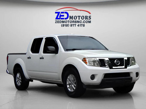 Used 2016 Nissan Frontier SV image 3