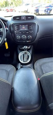 Used 2016 Kia Soul + image 15