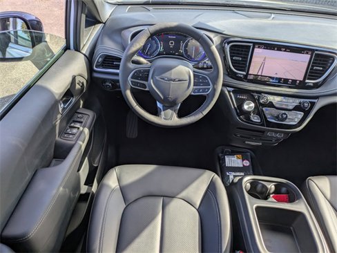 New 2025 Chrysler Pacifica Select w/ Uconnect Theater Family Group image 15