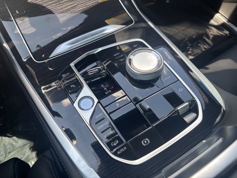 New 2026 BMW X7 M60i image 13