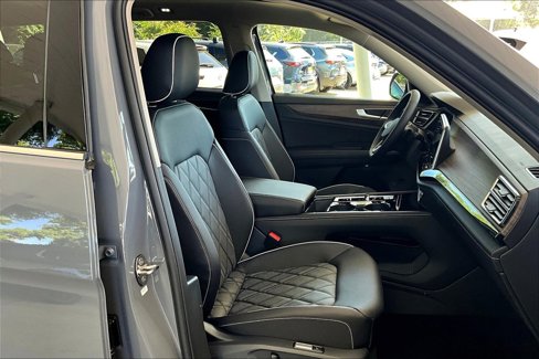 New 2025 Volkswagen Atlas SEL Premium R-Line image 6