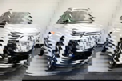 New 2025 Audi SQ6 e-tron Premium Plus image 1
