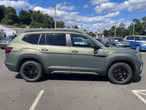 New 2025 Volkswagen Atlas Peak Edition SE image 6