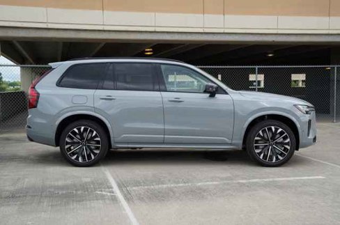 New 2026 Volvo XC90 B6 Ultra w/ Protection Package image 3