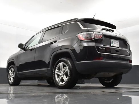 Used 2024 Jeep Compass Latitude image 12
