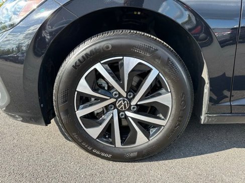 Certified 2024 Volkswagen Jetta S image 29