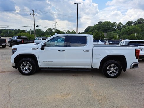 Used 2024 GMC Sierra 1500 SLT image 2