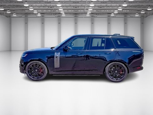 Used 2025 Land Rover Range Rover SV image 2