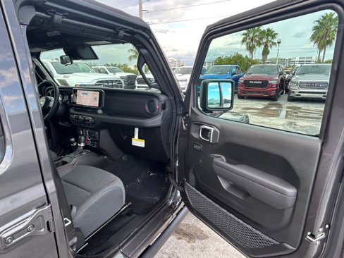 New 2025 Jeep Wrangler Unlimited Rubicon image 31