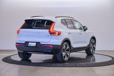 Certified 2025 Volvo XC40 B5 Ultra w/ Climate Package image 4