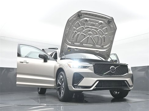 New 2026 Volvo XC60 B5 Plus w/ Protection Package Premier image 55