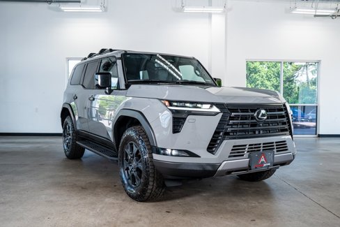 Used 2024 Lexus GX 550 image 4