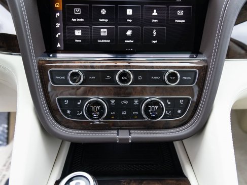 New 2025 Bentley Bentayga image 40