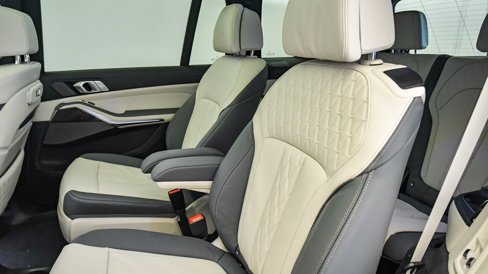 New 2026 BMW X7 M60i image 28