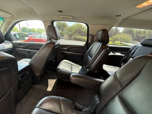 Used 2011 GMC Yukon XL Denali image 30