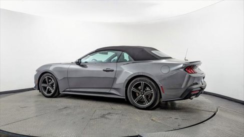 Used 2025 Ford Mustang Premium image 31