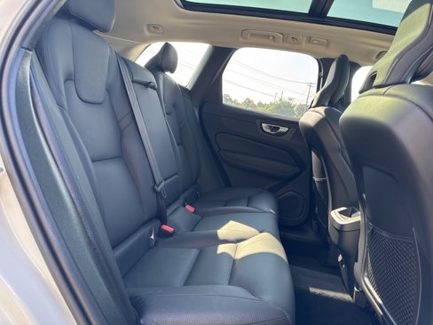 Certified 2025 Volvo XC60 B5 Plus image 34