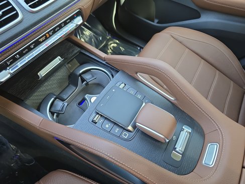 New 2026 Mercedes-Benz GLS 450 4MATIC image 26