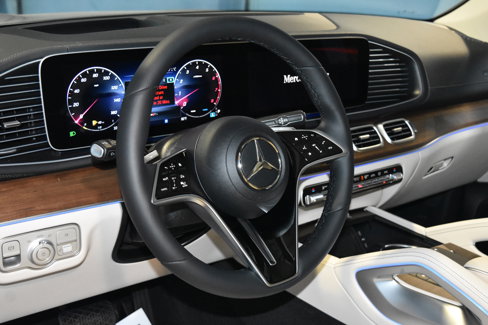 New 2026 Mercedes-Benz GLS 450 4MATIC image 2