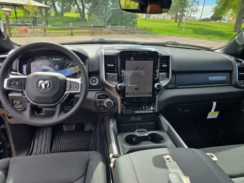 New 2026 RAM 1500 4x4 Crew Cab image 12