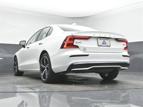 Used 2025 Volvo S60 B5 Plus w/ Protection Package Premier image 39