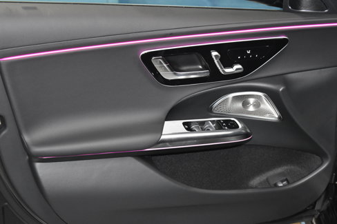 New 2026 Mercedes-Benz E 350 4MATIC Sedan image 3
