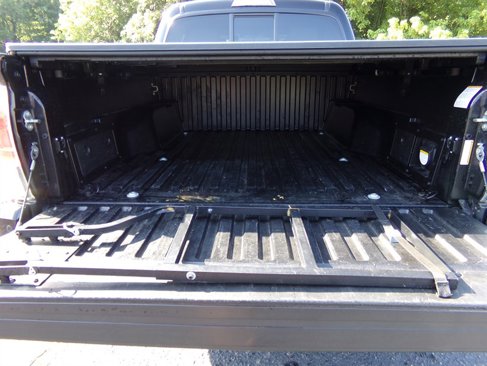 Used 2016 Toyota Tacoma Limited image 6