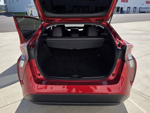 Used 2016 Toyota Prius Two image 9