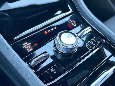 New 2025 Jeep Grand Cherokee Summit image 12