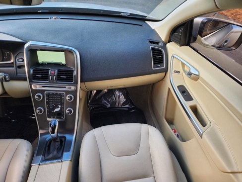 Used 2016 Volvo XC60 T5 Premier w/ Proximity Package image 33